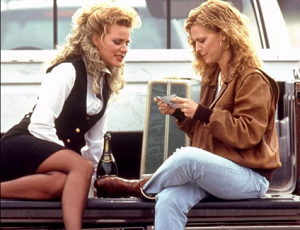 Dedee & sister Michelle Pfeiffer in Up Close and Personal