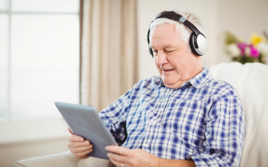 Senior-Actor-Monologues-How-to-Choose-a-Story-That-Resonates-Senior-Citizen